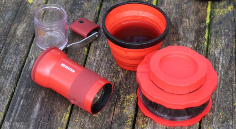 Burr grinders vs blade grinders: which one to go for? - Something's Brewing