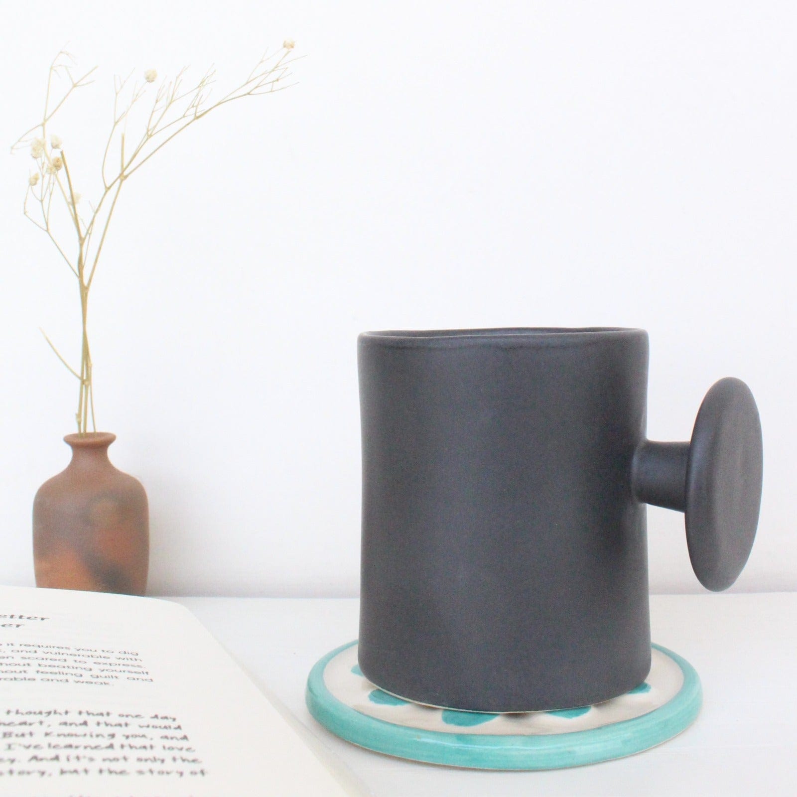 Button Mug | Black - Something's Brewing